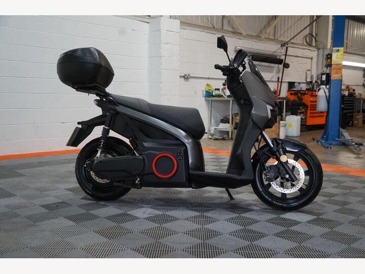 Scutum SEAT MO eScooter 125 - View 1